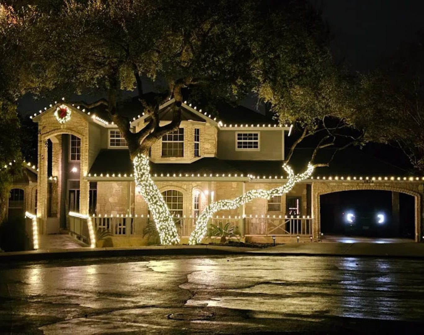 Reliable Christmas lights installation services near me in South Puget Sound by Laddermen Home Services.